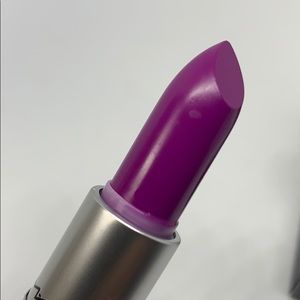 MAC Authentic HEROINE Lipsticks 2 for Price of 1